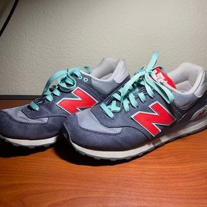 New balance tennis shoes